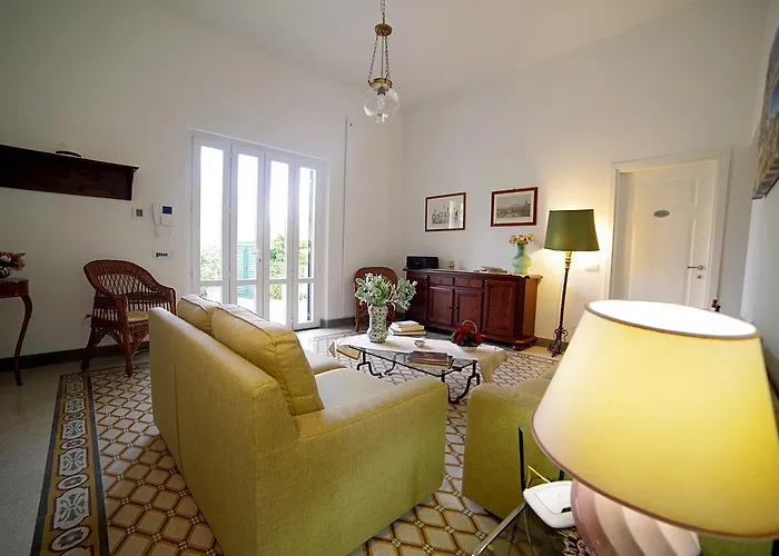 Pensión Flores A By Wonderful Italy 4*